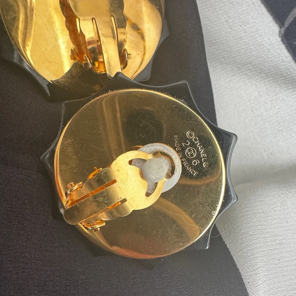 LOT 1280 24K gold plated CHANEL vintage earrings